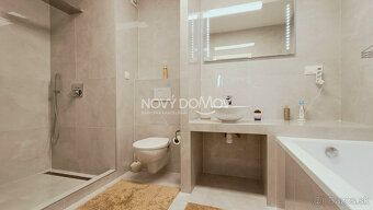 PREDANÝ 
LUXUSNÝ PENTHOUSE S PANORAMATICKOU TERASOU (50 m²) 