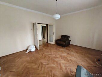 3 izbový dom, polovica domu podpivničena, 1106m2, studňa, ob