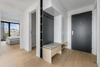 Ponúkam Vám na predaj elegantný a štýlovo zariadený 3-izbový