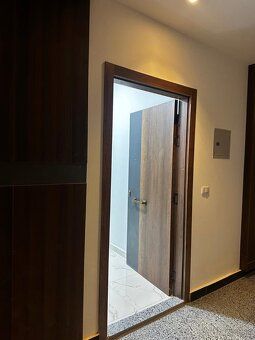 Ponúkam na predaj štúdiový apartmán s rozlohou 39 m² v novom