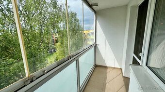 Ponúkame na predaj priestranný trojizbový byt v obľúbenej lo