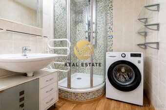 Katarína Vereš +421 903 779 577 e-mail:
V2 real estate ponúk
