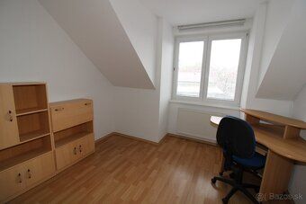 V našej ponuke máme komfortný 4 izbový byt v centre Piešťan 