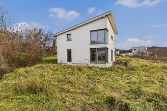 Luxusný rodinný dom s dvoj-garážou v Stupave – priestor, kva