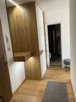 Ponúkame na prenájom štýlový a kompletne zariadený 2-izbový 