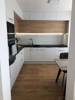 Ponúkame na prenájom štýlový a kompletne zariadený 2-izbový 