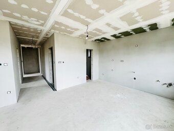 Ponúkame na predaj dve samostatne stojace novostavby rodinný