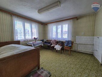 RE/MAX vám exkluzívne ponúka na predaj priestranný rodinný d