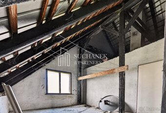 SUCHÁNEK & PARTNERS Vám ponúka na predaj 6 izbový rodinný do