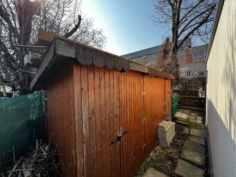 PREDAJ: Celoročne obývateľná moderná chatka (30 m2) s pozemk