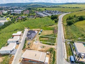 Pozemok vám poskytuje výmeru 656 m², kde sa dá naozaj postav