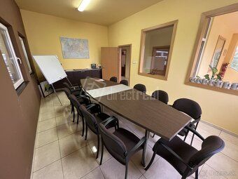 KVALITNÉ ZÁZEMIE PRE FIRMY - VÝROBNÝ PRIESTOR S KANCELÁRIAMI