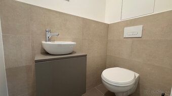PRENÁJOM- komplet zariadený, klíma, 3izb. byt s parkovacím m