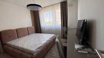 PRENÁJOM- komplet zariadený, klíma, 3izb. byt s parkovacím m