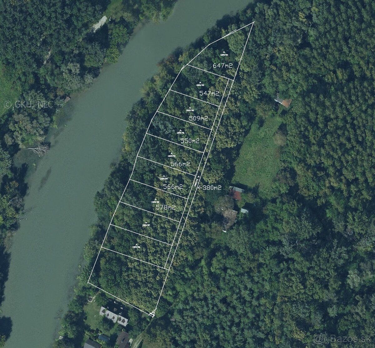 Ponúkam na predaj jedinečné pozemky /od 509 do 647 m2/ s vla