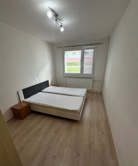 🏡 Dlhodobý prenájom 2-izbového bytu – Považská Bystrica, Roz