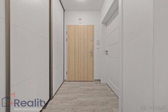 NOVÁ PONUKA! +421 915 140 870
Moderne zariadený dvojizbový b
