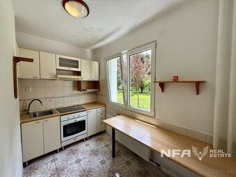 Ponúkame Vám na predaj priestranný 3-izbový byt s loggiou vo
