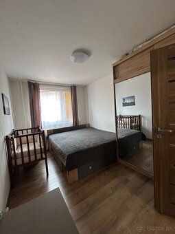 Ponúkame na predaj priestranný, svetlý a kompletne zrekonštr