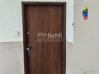 Typ: 3-izbový byt Ulica: Dopravná Obec: Levice
Exkluzívne po