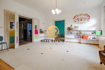 Juraj Kolárik +421 918 938 737 e-mail:
V2 Real Estate ponúka