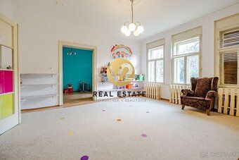 Juraj Kolárik +421 918 938 737 e-mail:
V2 Real Estate ponúka