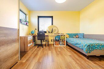 Maroš Vereš +421 904 086 200 e-mail:
V2 real estate ponúka n