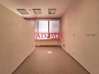 Ponúkame na prenájom miestnosť C3 40m2 (rozmery 5,8m x 6,8m)
