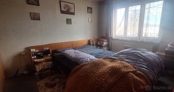 Ponúkame Vám na predaj priestranný, 6-izbový rodinný dom s 2