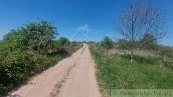 Pozemok s výmerou takmer 9 000 m2 ( 90 árov ), s pekným výhľ