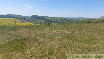 Pozemok s výmerou takmer 9 000 m2 ( 90 árov ), s pekným výhľ