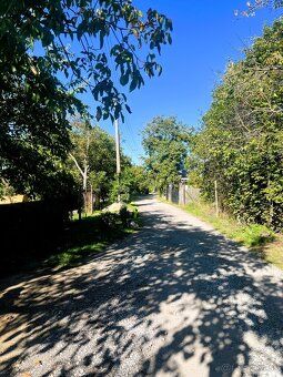 Ponúkame Vám na predaj slnečný, veľký, rovinatý a široký poz