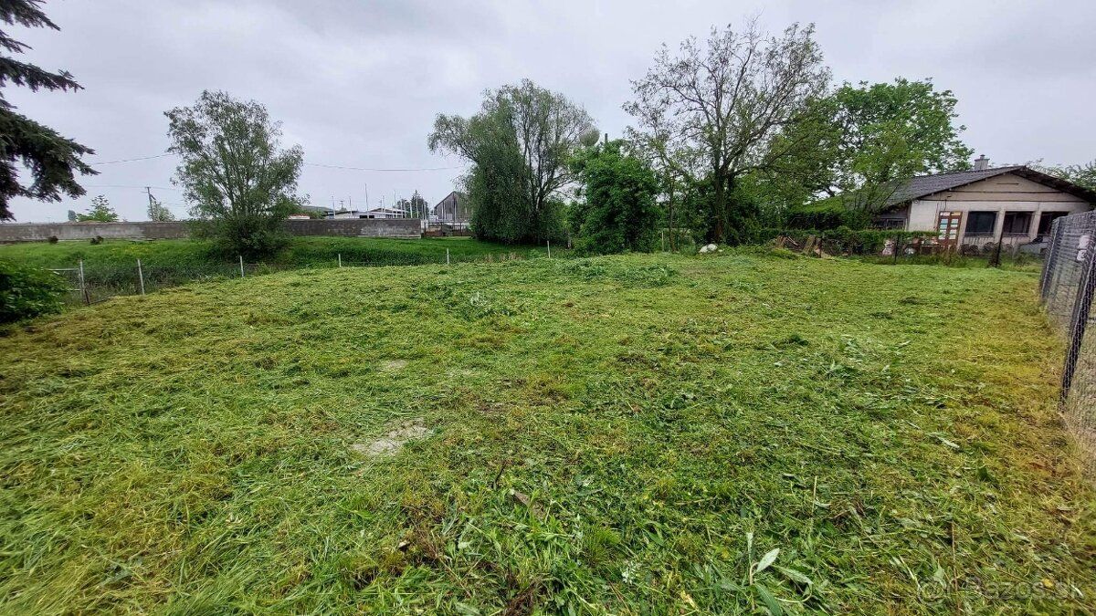 Ponúkam na predaj stavebný pozemok o výmere 392 m² nachádzaj
