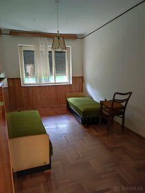 Ponúkame Vám na predaj rodinný dom na polosamote v obci Hern