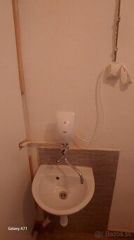 Ponúkame na prenájom murovanú halu.
Hala má rozlohu 631 m2, 