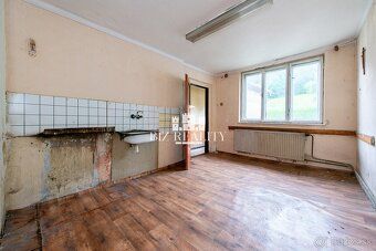 BIZ REALITY ponúka na predaj 4 izbový rodinný dom v pôvodnom