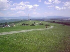 Predám pozemky v Kavečanoch v rozlohe 15 000 m2/ 1,5 hektára
