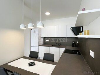 2-IZB.BYT 50 M2 S VEĽKOU LOGGIOU, KLIMATIZÁCIA, GARÁŽ. STÁTI