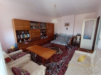 🏡 Na predaj: veľký rodinný dom s garážou a súkromným dvorom 