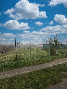 F006-14-VESZ
Na predaj rozľahlý stavebný pozemok v meste Štú