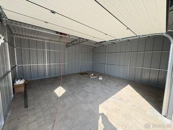 Predám plechovú garáž so stojatou drážkou 6x5,8 Strecha so s