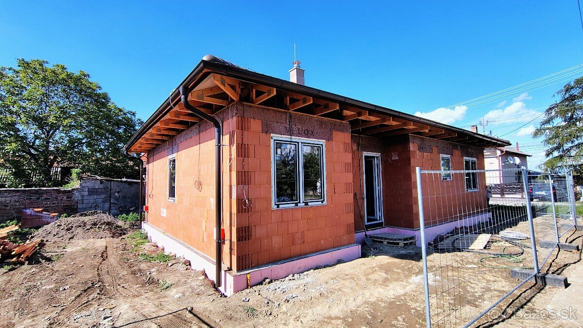 🏡 NOVOSTAVBA 4-izbového bungalovu v Diakovciach
Ponúkame Vám