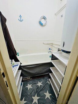 Ponúkam na predaj 2 izbový byt s balkónom v meste Čierna nad