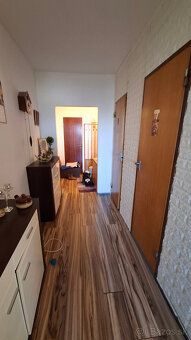 Ponúkame na predaj teplý, svetlý a priestranný 3 izbový byt 