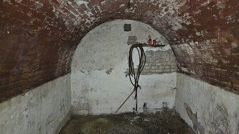 Ponúkame na predaj starší rodinný dom v obci Vinodol Ponúkam
