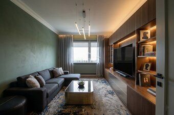 Ponúkame na predaj priestranný 2-izbový byt s výmerou 63 m²,