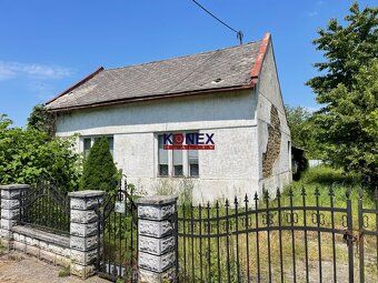 ID:3137
Ponúkame na predaj rodinný dom v Lekárovciach:
 - ob