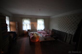 Ponúkame na predaj starší rodinný dom s atmosférou, vhodný n