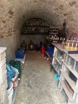 V obci Chľaba,len približne 15 km od Štúrovo, ponúkame na pr