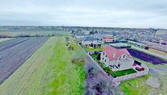 Realitná kancelária REALWEST Vám ponúka na predaj rovinatý s